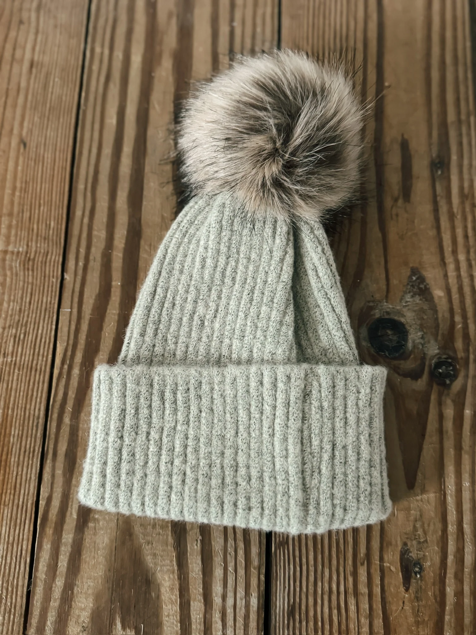 Minimalist Pom Ribbed Beanie - Image 3